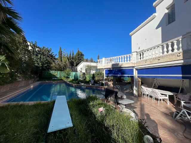 Chalet en alquiler en calle, Castelldefels, de 434 m² 6 habitaciones por 4.900