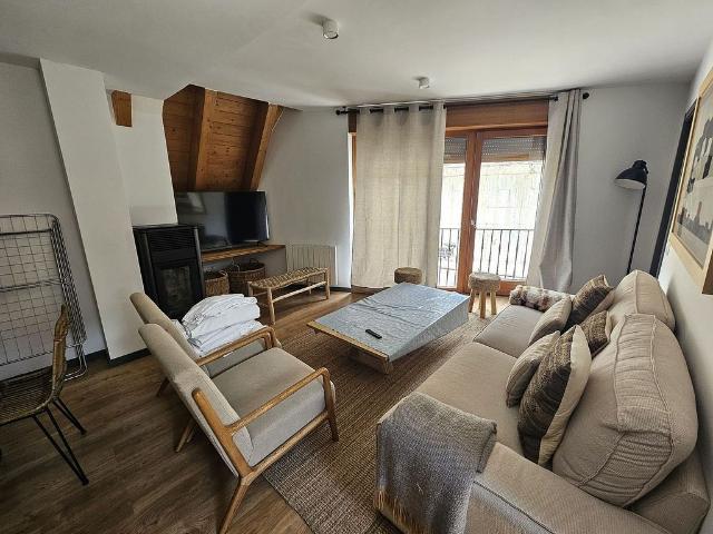 Chalet en alquiler en calle A Tredos, Naut Aran, de 130 m² 5 habitaciones por 28.500