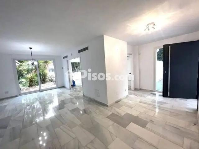 Chalet en alquiler en Calle Granados