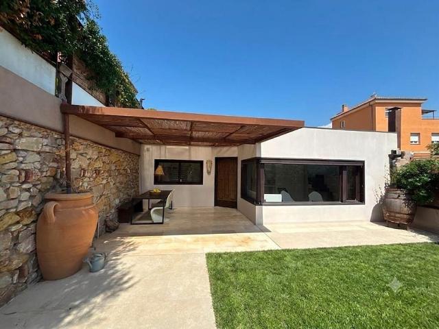 Chalet en alquiler en calle De Julià, Barcelona, de 92 m² 2 habitaciones por 2.500