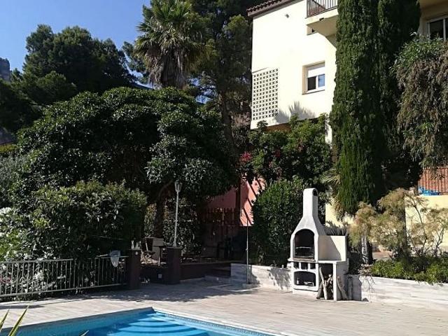 Chalet en alquiler en calle De la Cova Fumada, Sitges, de 320 m² 5 habitaciones por 3.200