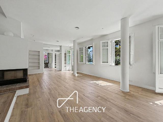 Chalet en alquiler en calle De la Santíssima Trinitat del Mont, Barcelona, de 364 m² 6 habitaciones por 11.500