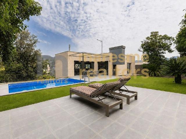 Chalet en alquiler en calle De la Vinya del Rei, Alella, de 224 m² 4 habitaciones por 4.900