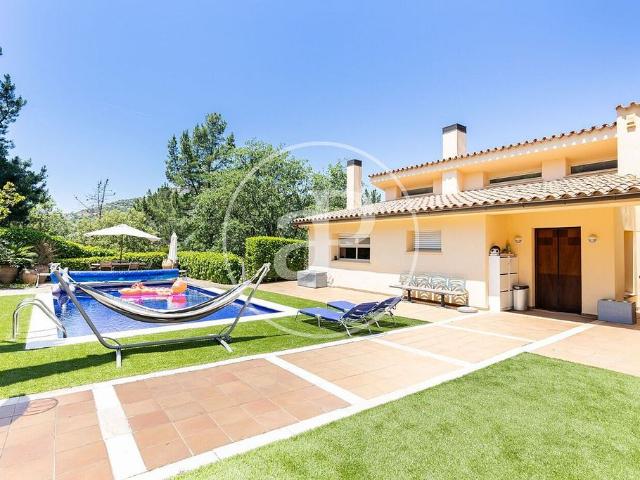 Chalet en alquiler en calle Del Gabi, Matadepera, de 285 m² 5 habitaciones por 4.900