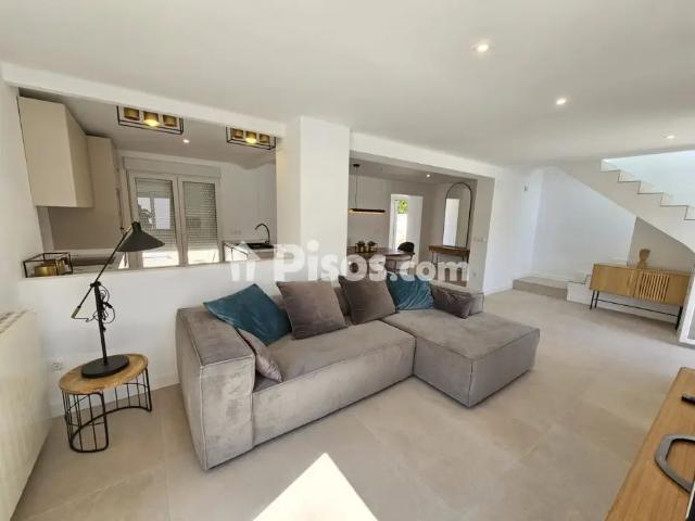 Chalet en alquiler en Calle del Llobarro