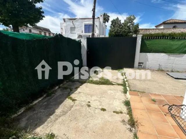 Chalet en alquiler en Calle del Pintor Rosales