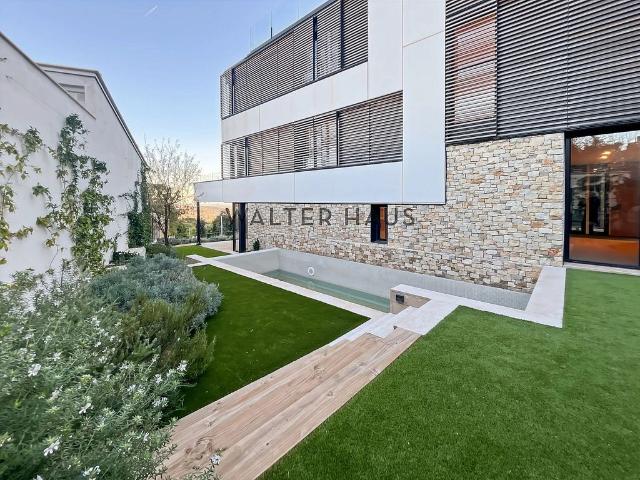 Chalet en alquiler en calle Del Saüc, Barcelona, de 498 m² 6 habitaciones por 15.000