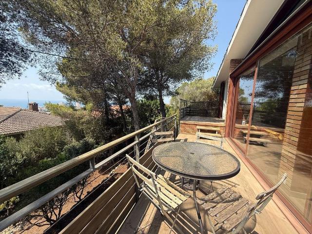 Chalet en alquiler en calle Horta, Calafell, de 183 m² 2 habitaciones por 2.500