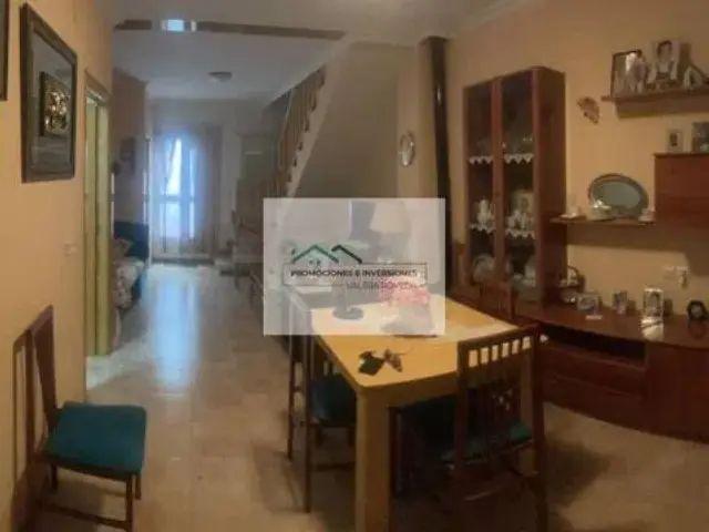 Chalet en alquiler en Calle Iglesia