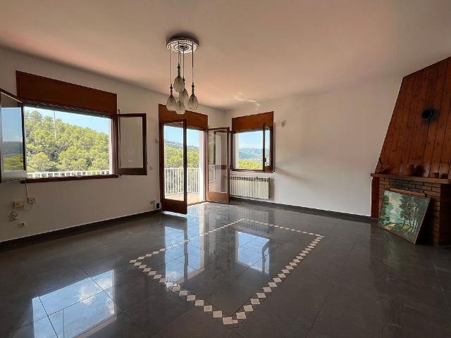Chalet en alquiler en calle Mas Gelat, Torrelles de Llobregat, de 130 m² 3 habitaciones por 1.158