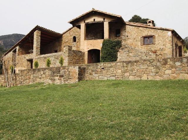 Chalet en alquiler en calle Canet D'adri, Canet d´Adri, de 450 m² 5 habitaciones por 2.700