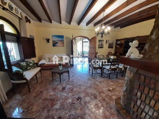Chalet en alquiler en Carrer del Llobarro