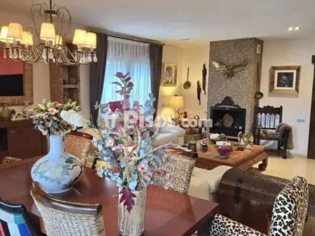 Chalet en alquiler en Carrer del Llobregat