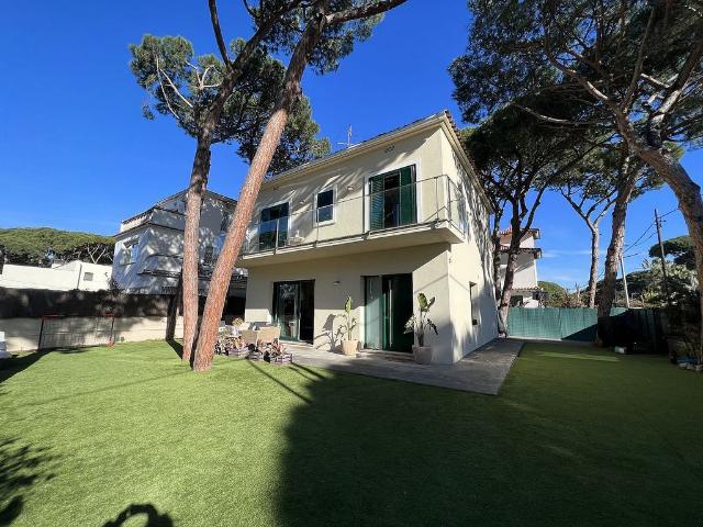 Chalet en alquiler en paseo De la Marina, Castelldefels, de 168 m² 5 habitaciones por 6.800