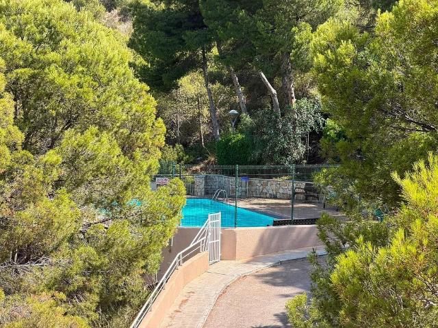 Chalet en alquiler en Castelldefels, de 183 m² 4 habitaciones por 2.700