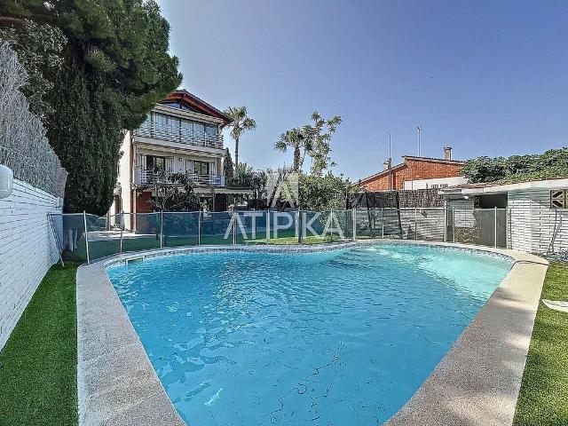 Chalet en alquiler en Castelldefels, de 275 m² 5 habitaciones por 5.900