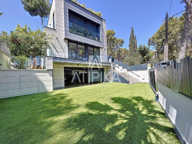 Chalet en alquiler en Castelldefels, de 362 m² 5 habitaciones por 11.000