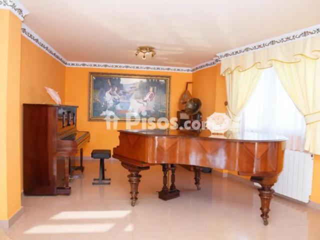 Chalet en alquiler en Chiva