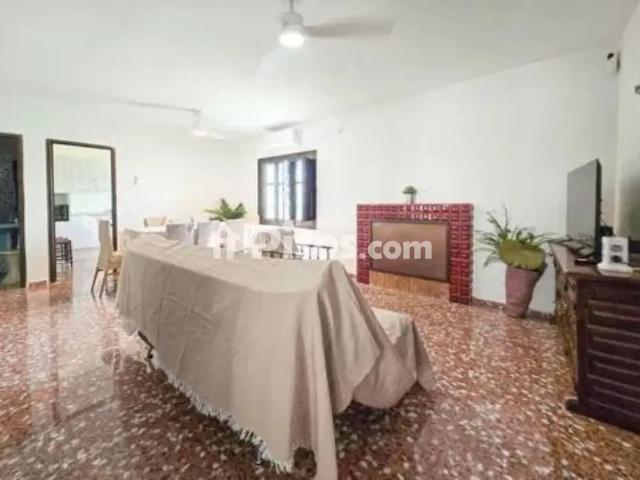 Chalet en alquiler en Agost