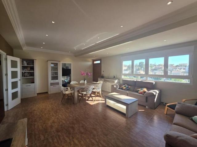 Chalet en alquiler en Alginet, URB. LOS LAGOS