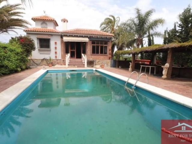 Chalet en alquiler en Alhaurín de la Torre, Afueras
