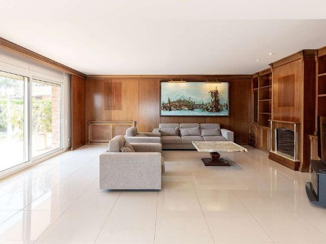 Chalet en alquiler en Argentona, de 530 m² 5 habitaciones por 3.950