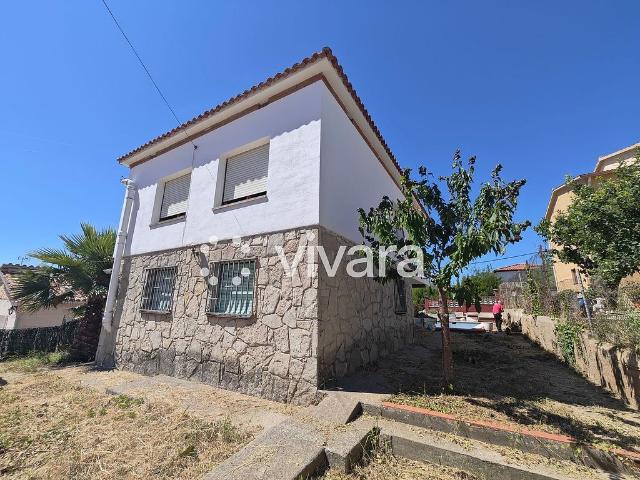 Chalet en alquiler en avenida D'europa, Piera, de 179 m² 3 habitaciones por 1.350