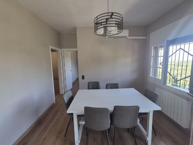 Chalet en alquiler en avenida Pere Planas, Sant Cugat del Vallès, de 80 m² 3 habitaciones por 1.950