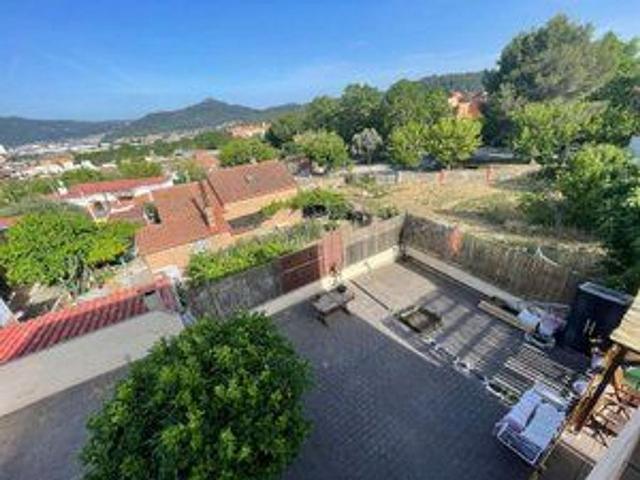 Chalet en alquiler en avenida Sagunto, Cerdanyola del Vallès, de 80 m² 2 habitaciones por 1.400