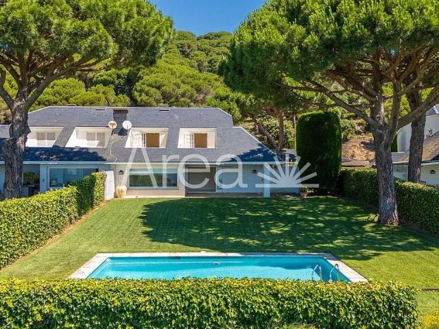 Chalet en alquiler en avenida Supermaresme, Sant Vicenç de Montalt, de 221 m² 6 habitaciones por 3.303