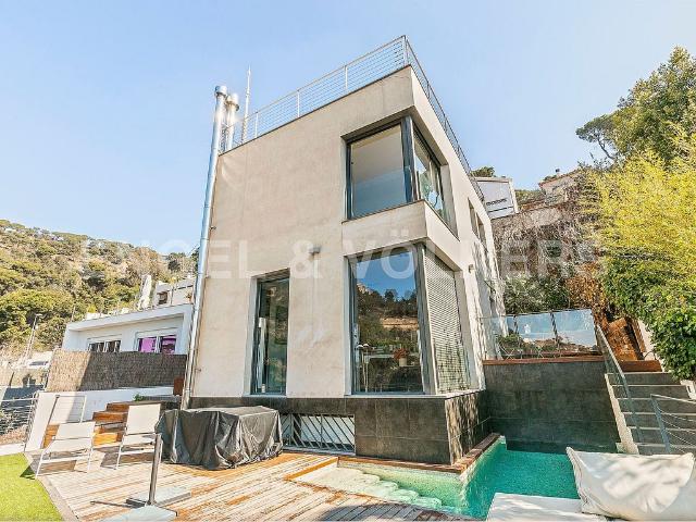 Chalet en alquiler en Barcelona, de 200 m² 5 habitaciones por 4.000