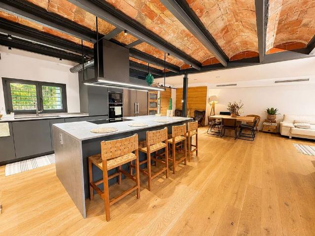 Chalet en alquiler en Barcelona, de 222 m² 4 habitaciones por 5.500
