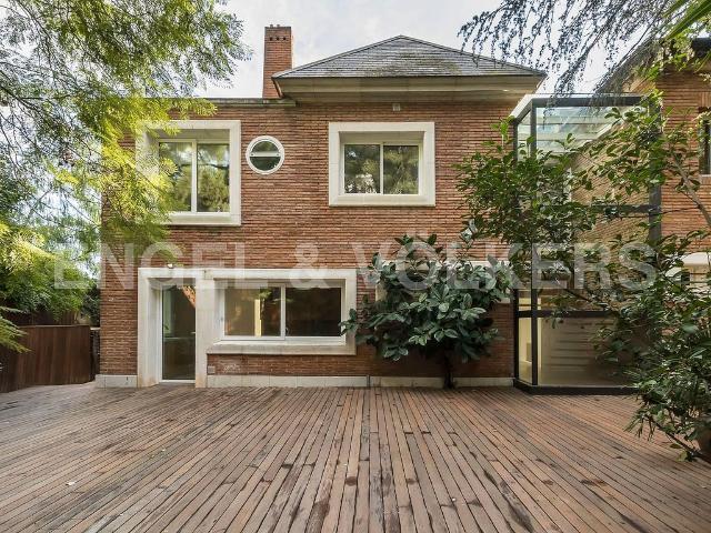 Chalet en alquiler en Barcelona, de 600 m² 5 habitaciones por 11.200