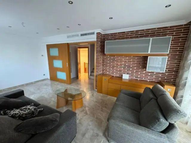 Chalet en alquiler en Binéfar