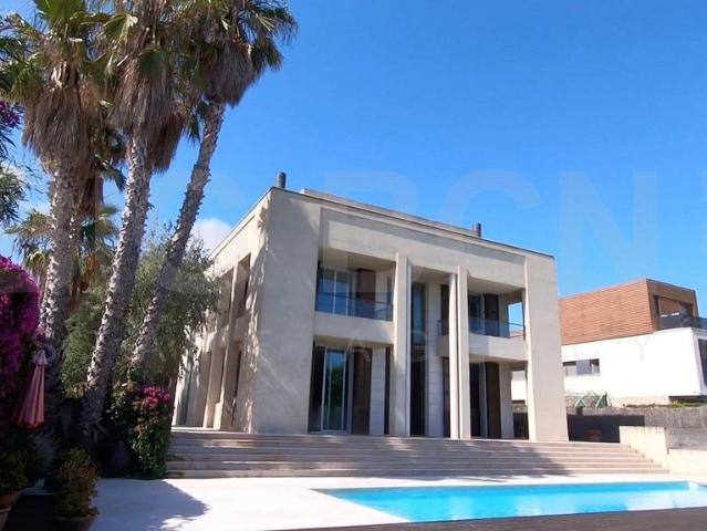 Chalet en alquiler en Gavà, de 379 m² 6 habitaciones por 20.000