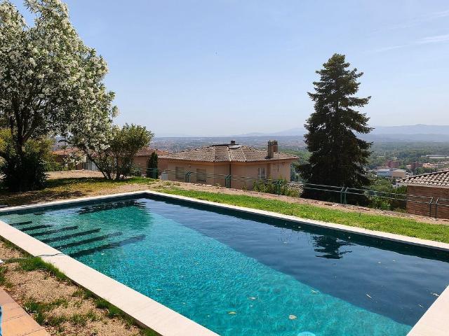 Chalet en alquiler en Girona, de 150 m² 4 habitaciones por 3.000
