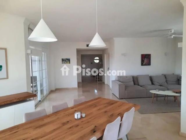 Chalet en alquiler en Elviria