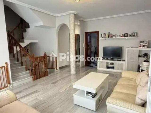 Chalet en alquiler en El Torreón El Pilar Los Ángeles Nuevo Parque
