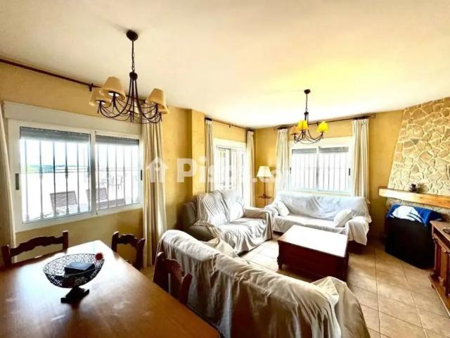 Chalet en alquiler en Jacarilla
