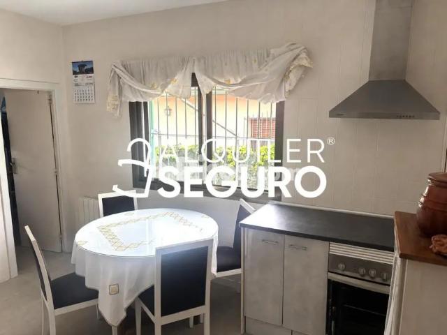 Chalet en alquiler en Lozoyuela