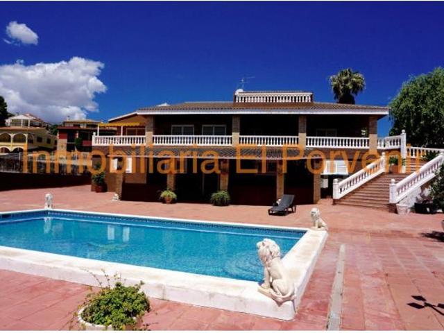 Chalet en Alquiler en Los Torrentes, Valencia