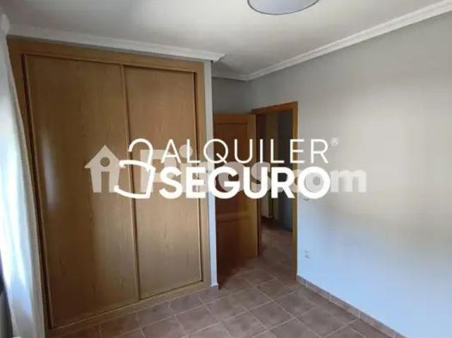 Chalet en alquiler en La Adrada