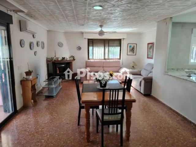 Chalet en alquiler en La Lloma