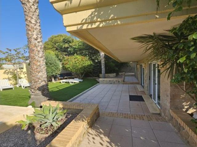 Chalet en Alquiler en la Nucia, Alicante