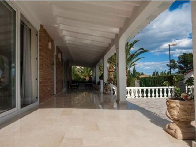 Chalet en Alquiler en la Nucia, Alicante