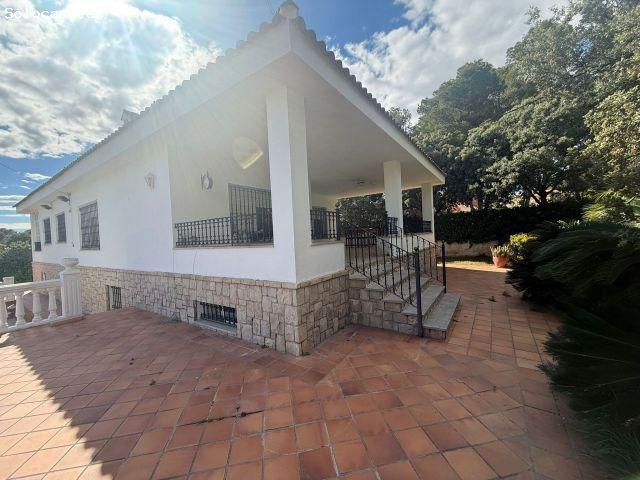 Chalet en Alquiler en LEliana, Valencia