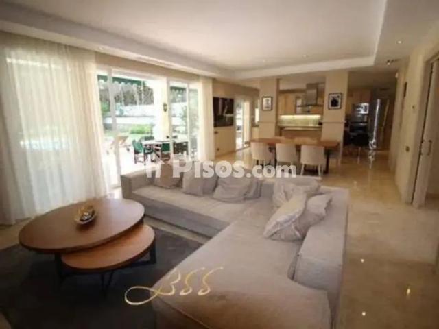 Chalet en alquiler en Nueva Andalucía Centro