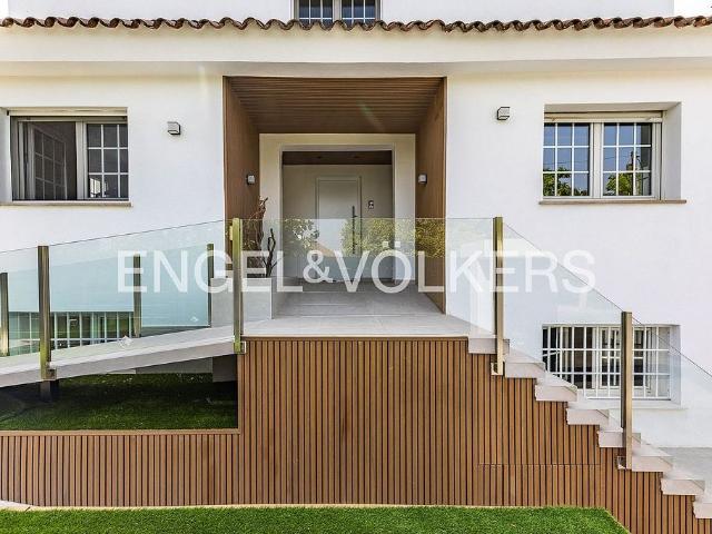Chalet en alquiler en Sant Cugat del Vallès, de 646 m² 9 habitaciones por 6.900