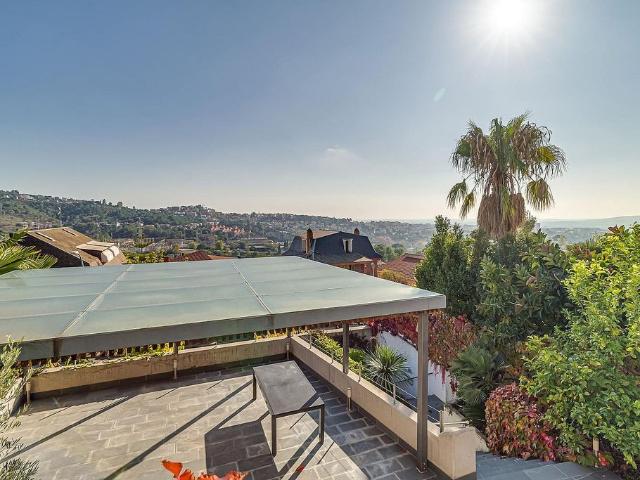 Chalet en alquiler en Sant Just Desvern, de 411 m² 5 habitaciones por 4.300