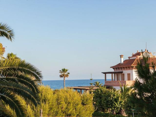Chalet en alquiler en Sitges, de 400 m² 6 habitaciones por 8.000